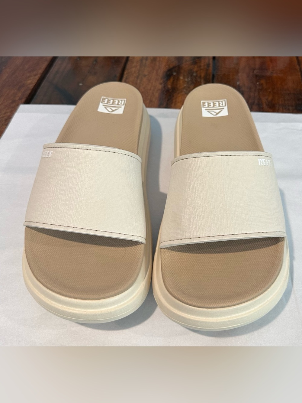 Reef Women’s Cream Slide Sandals